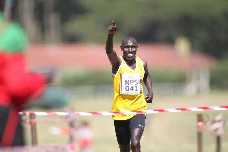 1:04:02, match fast 3 minutes of 02 seconds, woman record of half horse world is broken