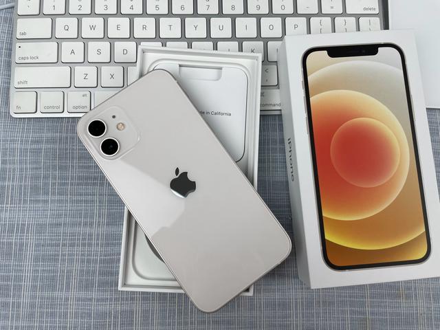 苹果终于卖不动了？iPhone12价格跳水，但用户更愿意等“十三香”