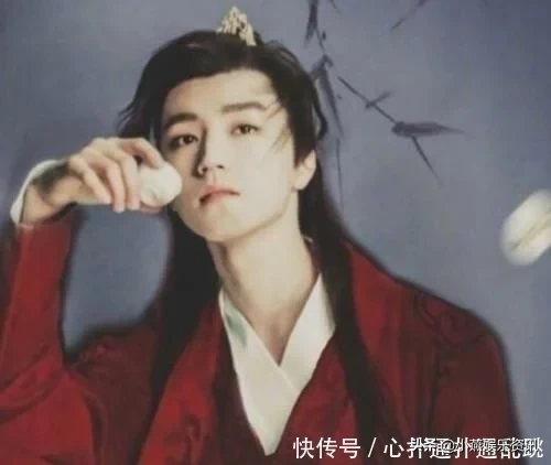 王俊凯校花同桌火了，对方的颜值根本就不输于