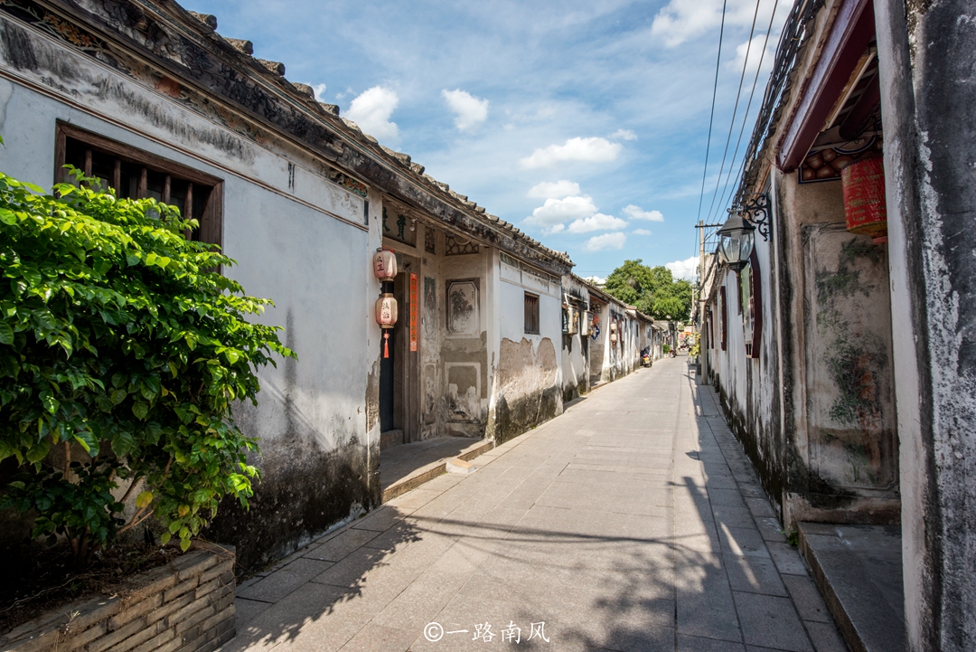 Among the ten alleys of Paifang Street in Chaozhou, five of them were once called "the rich man's alley", many tourists have not walked through