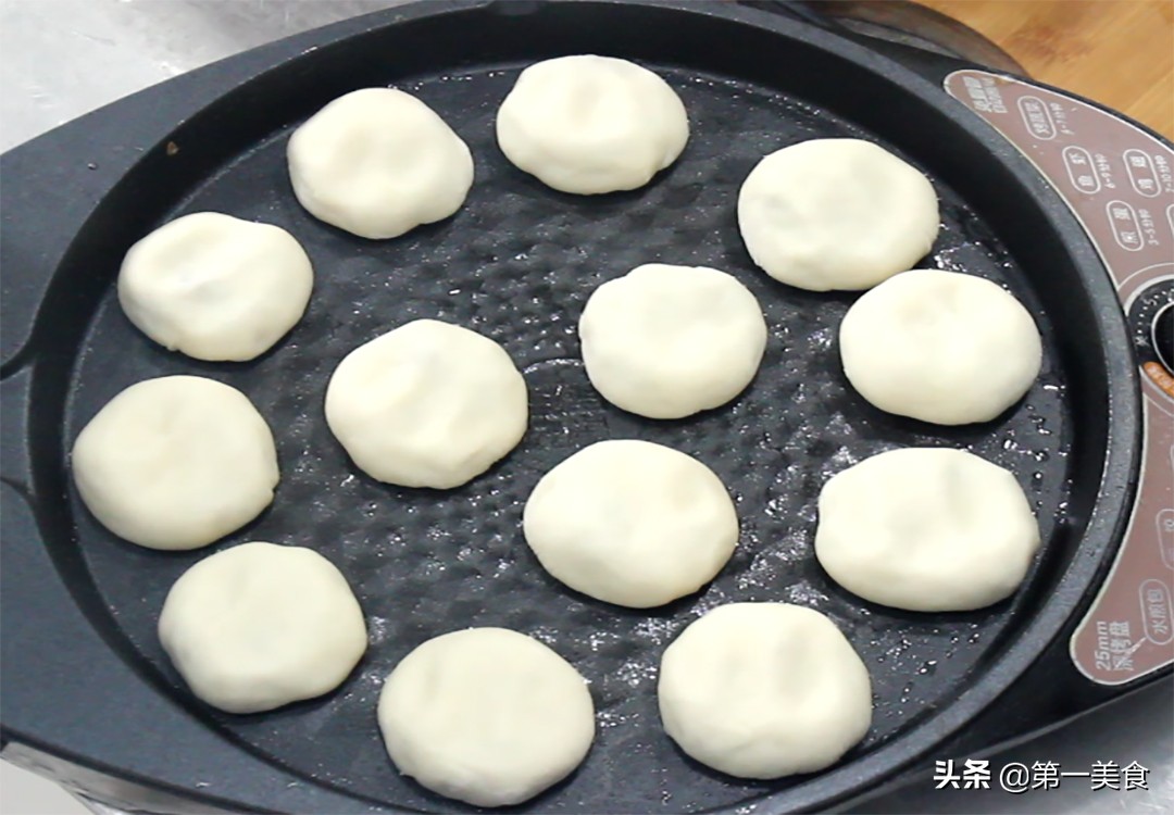 图片[14]-家庭版上海生煎包 厨师长教你如何制作 外焦里嫩 一锅不够吃-起舞食谱网