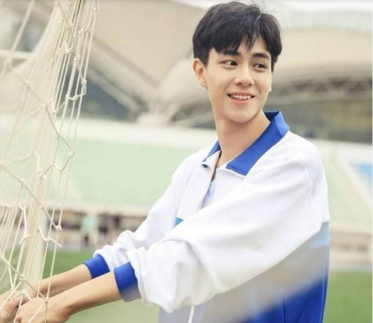 穿校服成风景线的演员，杨洋、肖战、王俊凯、