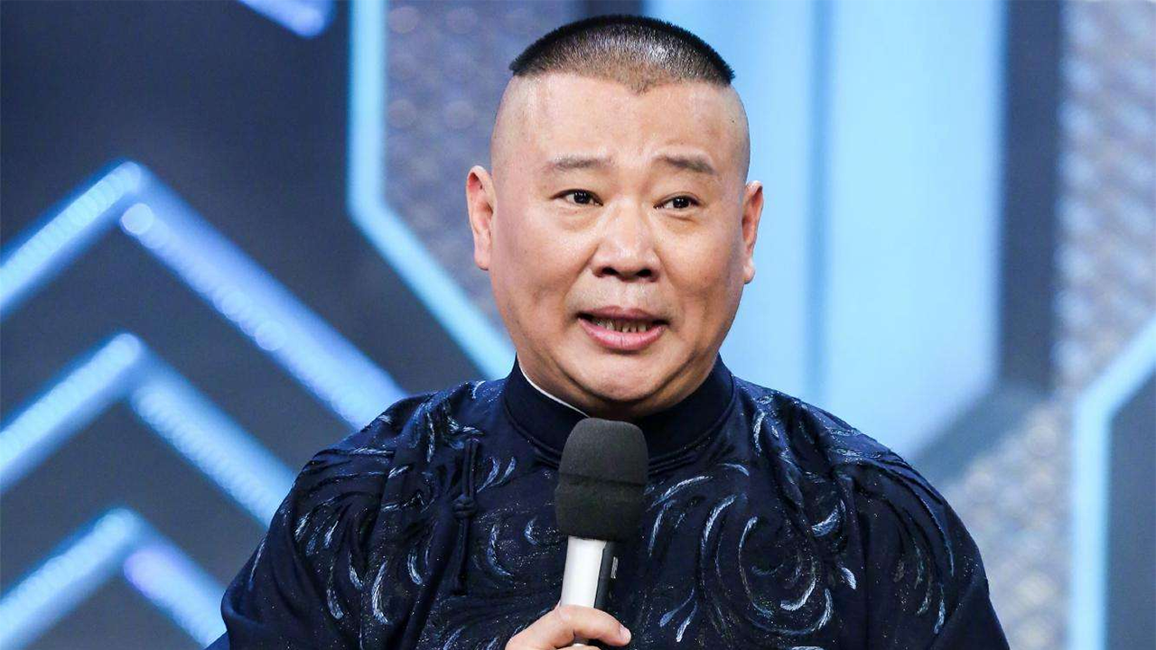 孟鹤堂创相声界耻辱纪录！台上公然看小炒，网