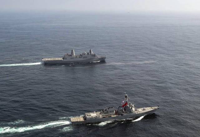 美军“两栖坞登”突然窜航东海，距领海70海里，