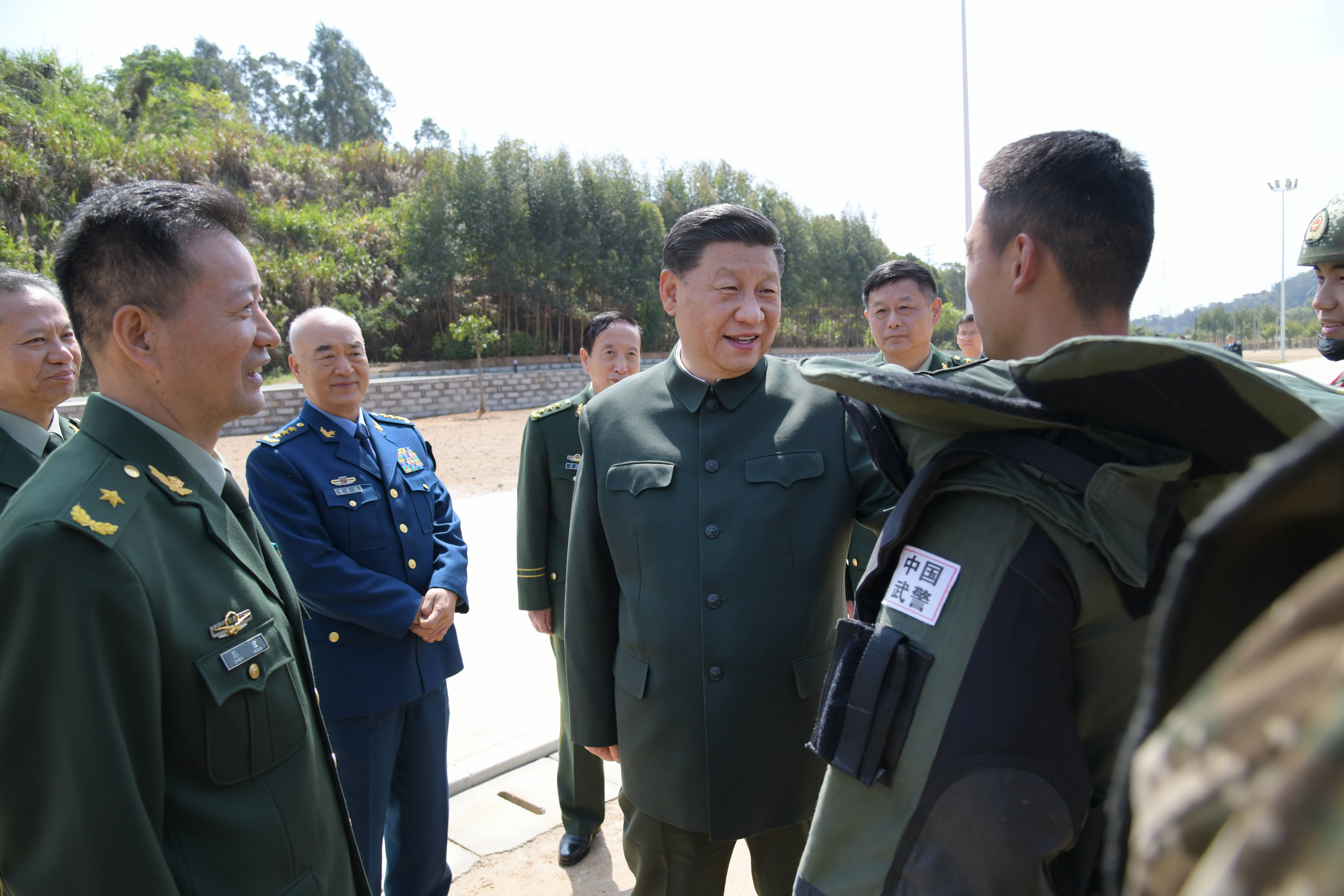 习近平在视察武警第二机动总队时强调 全面加强练兵备战 全面提高履行使命任务能力