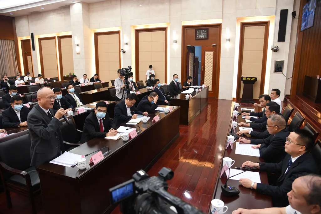 市五届人大常委会第四十五次会议举行第二次全体会议 ​对市公安局等6个单位开展专题询问