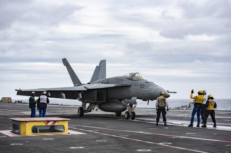 不管美軍騷擾南海？ 菲律賓國防部長：中國的行為對周邊構成挑戰