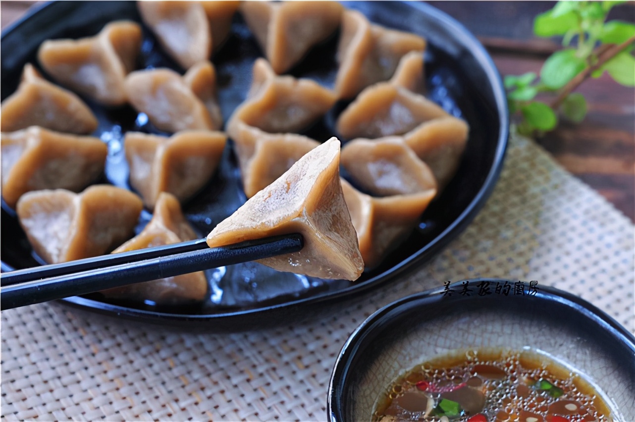 芋头是个“宝”，香糯细腻，营养极高，打碎拌好做早餐，太香了