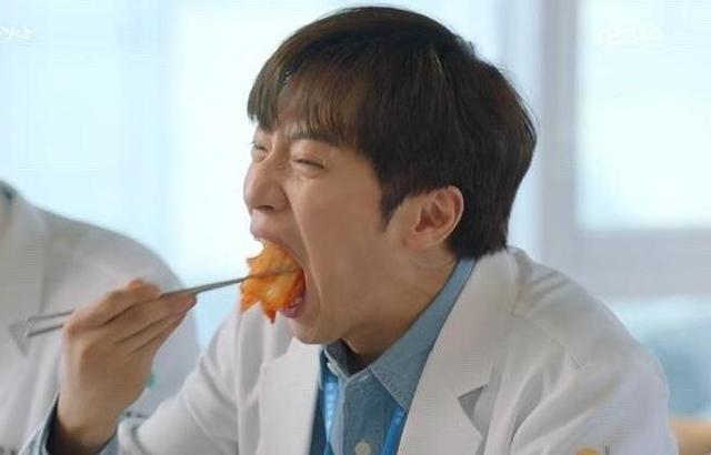 他23岁出道不温不火，前女友将嫁金融大鳄，跑男