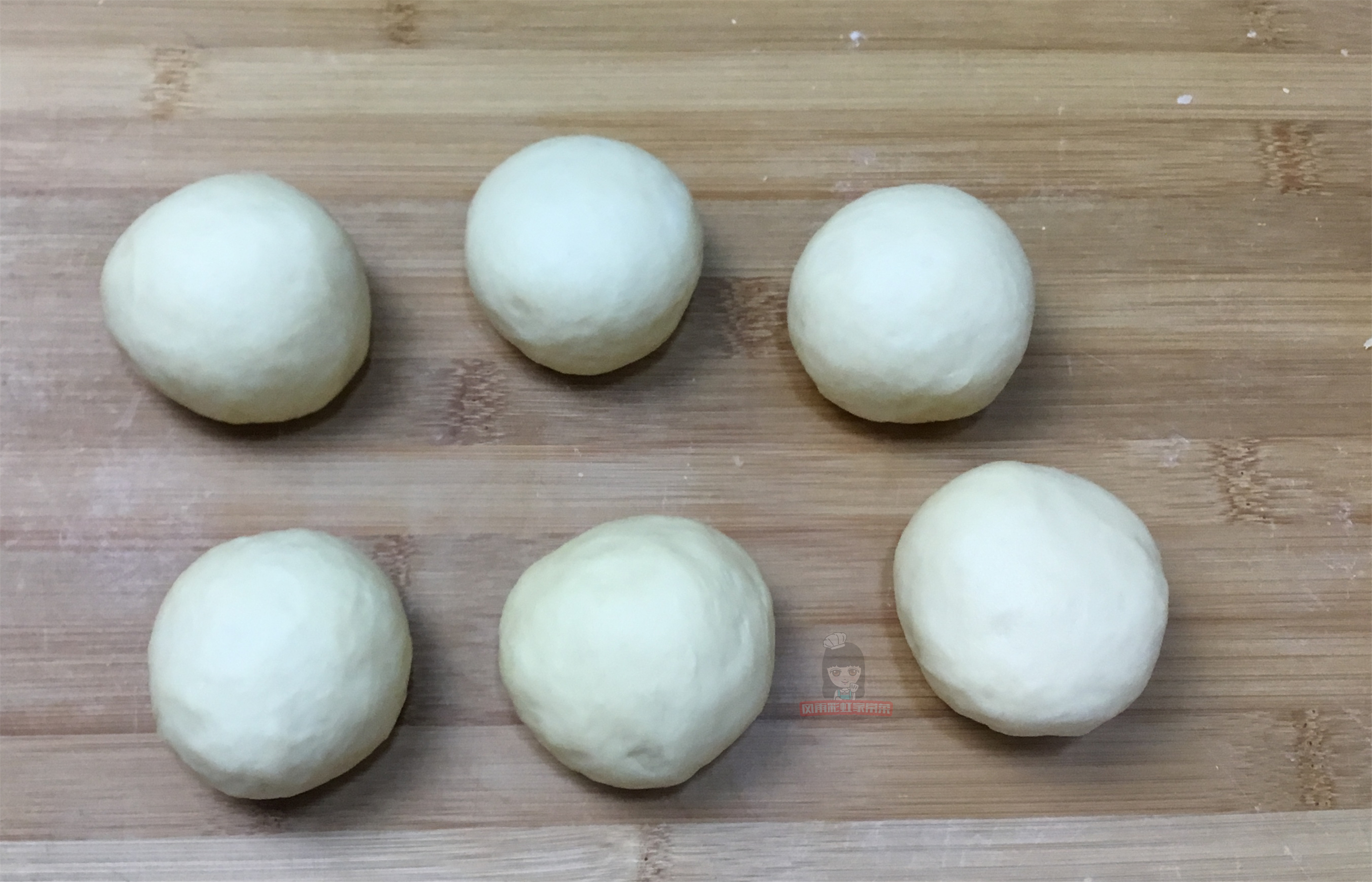 一碗麵粉，一包牛奶，掌握2個小技巧，在家也能做椰蓉小麵包