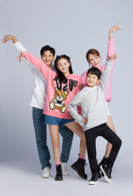 田亮傲嬌曬12歲女兒騎馬照，森碟變小騎士又美又颯，長腿太優越