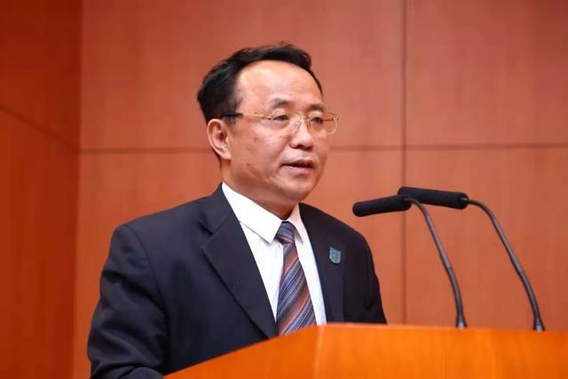 持有2套房的注意，学者公开建议，“房产税”应按“阶梯式”收取