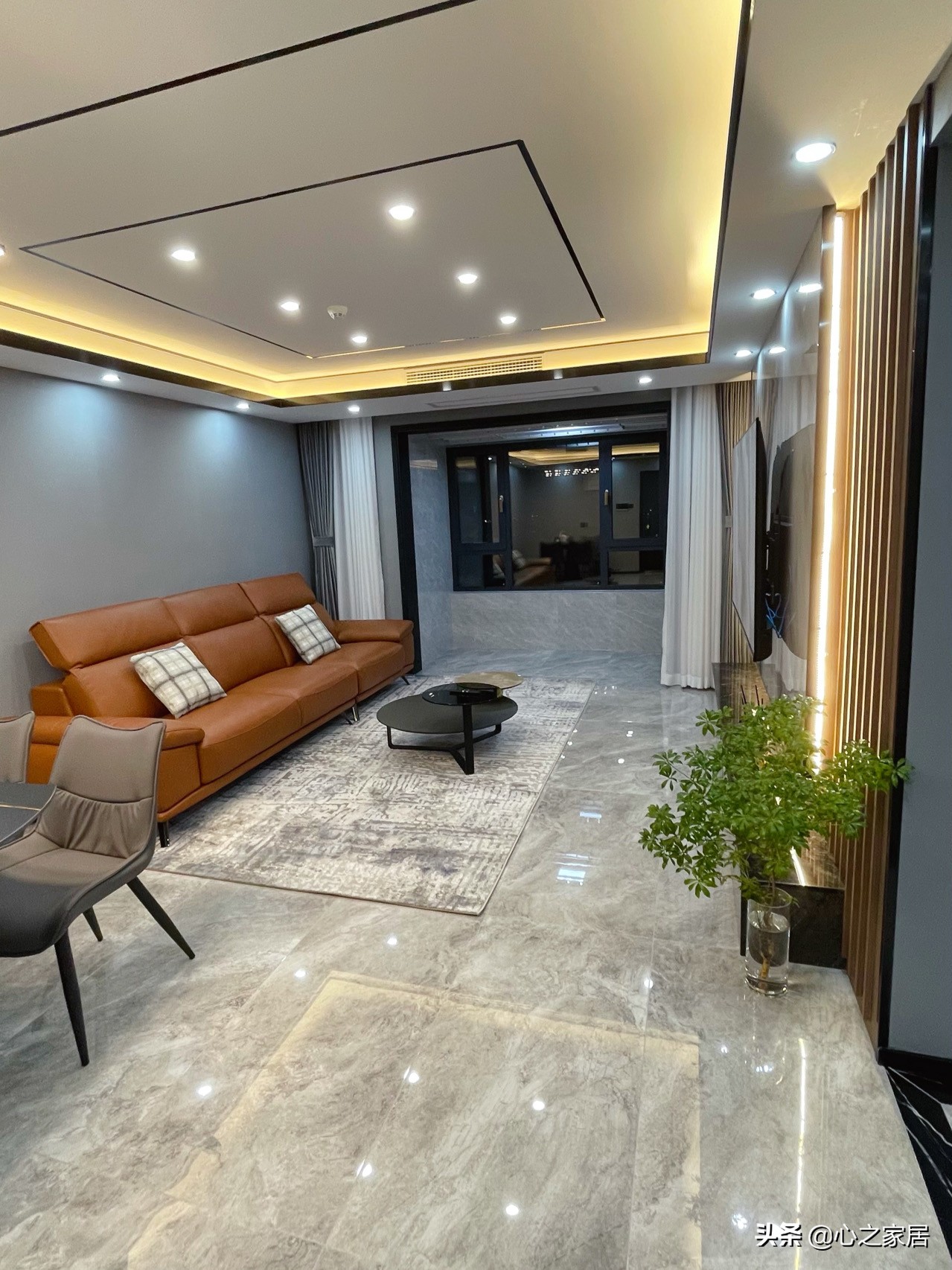 130㎡黑灰配的家装设计，暗淡低沉却彰显大气轻奢，简约而高大上