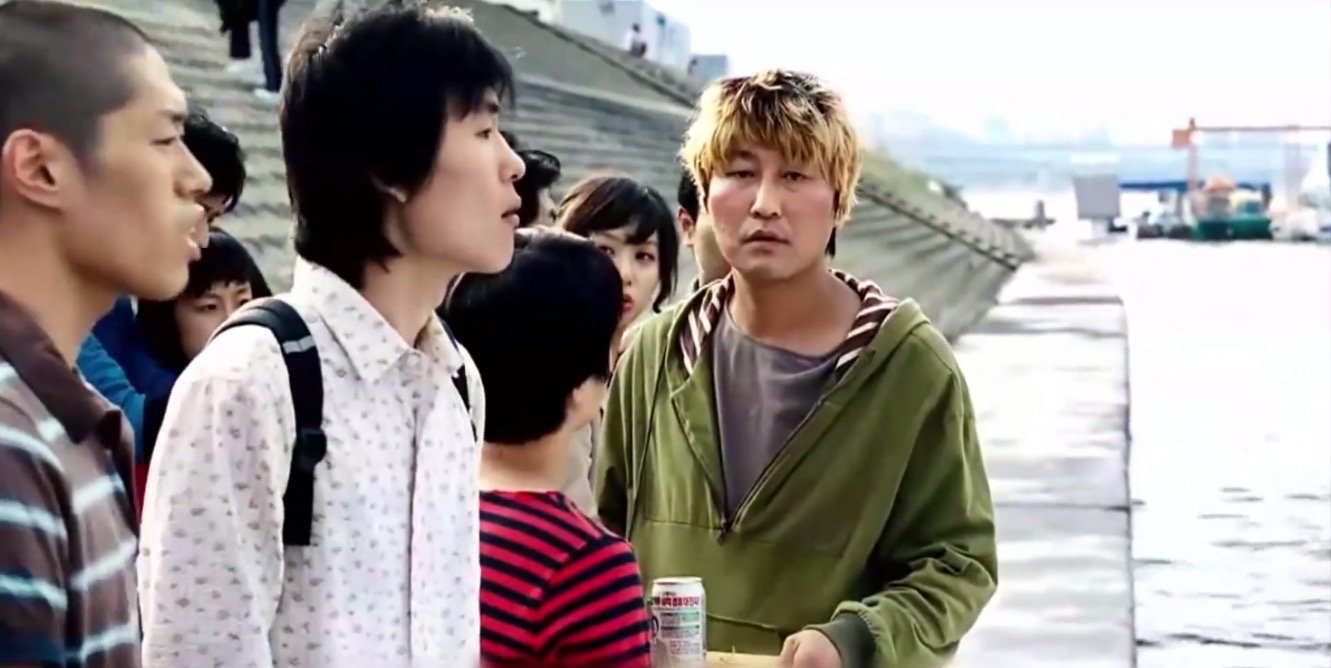 变异怪兽伤人，竟是甲醛害的？《汉江怪物》揭