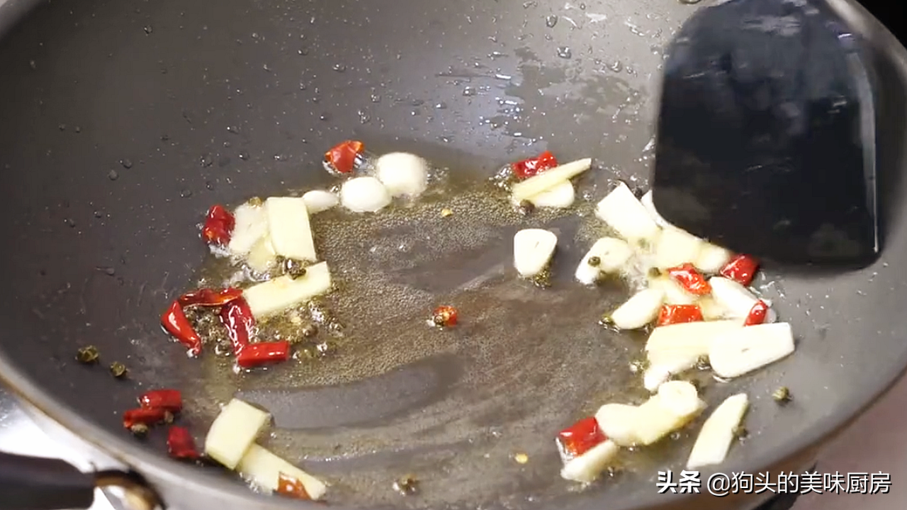 麵條別煮著吃了，教你一個做法，我家一周能吃上6回，比肉還香