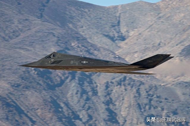 暗夜幽灵，美军的第一款隐身战机，F-117隐身战斗