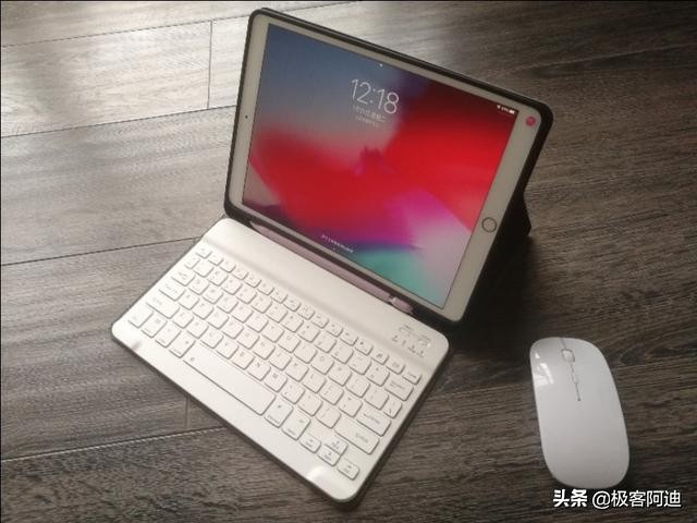iPad Air3三秒变身Macbook，拼夕夕的ipad蓝牙键盘/鼠标开箱评测
