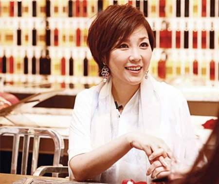 前央视主持人，负债200万后创办乐蜂网，今亿万