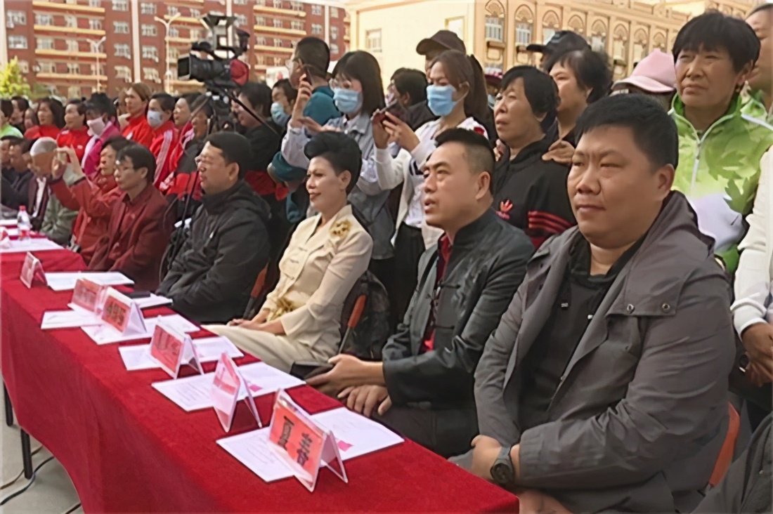 “我们的小康生活”大型文艺汇演点亮泰来
