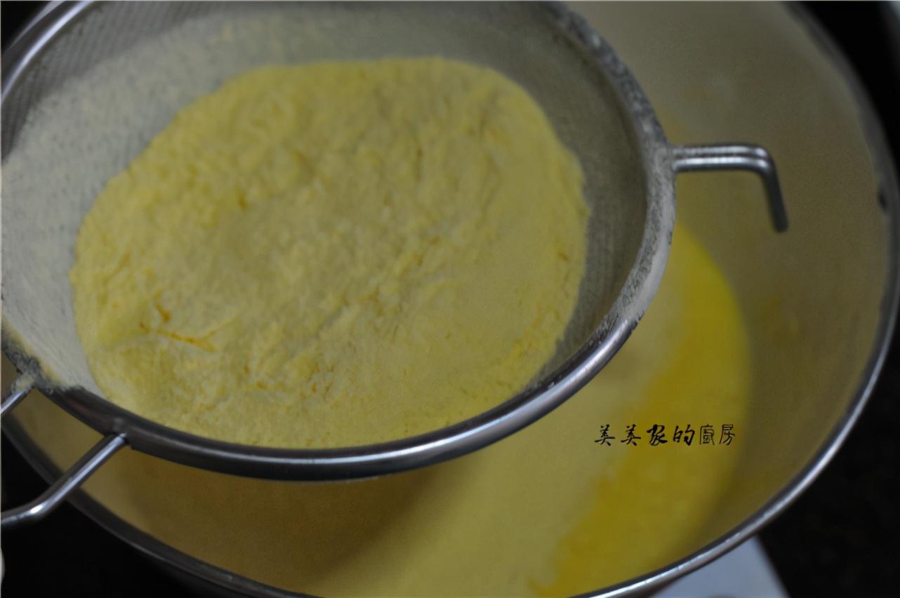 做蛋糕，我從不用麵粉，這樣做，隨意攪拌不起筋，好吃不長肉