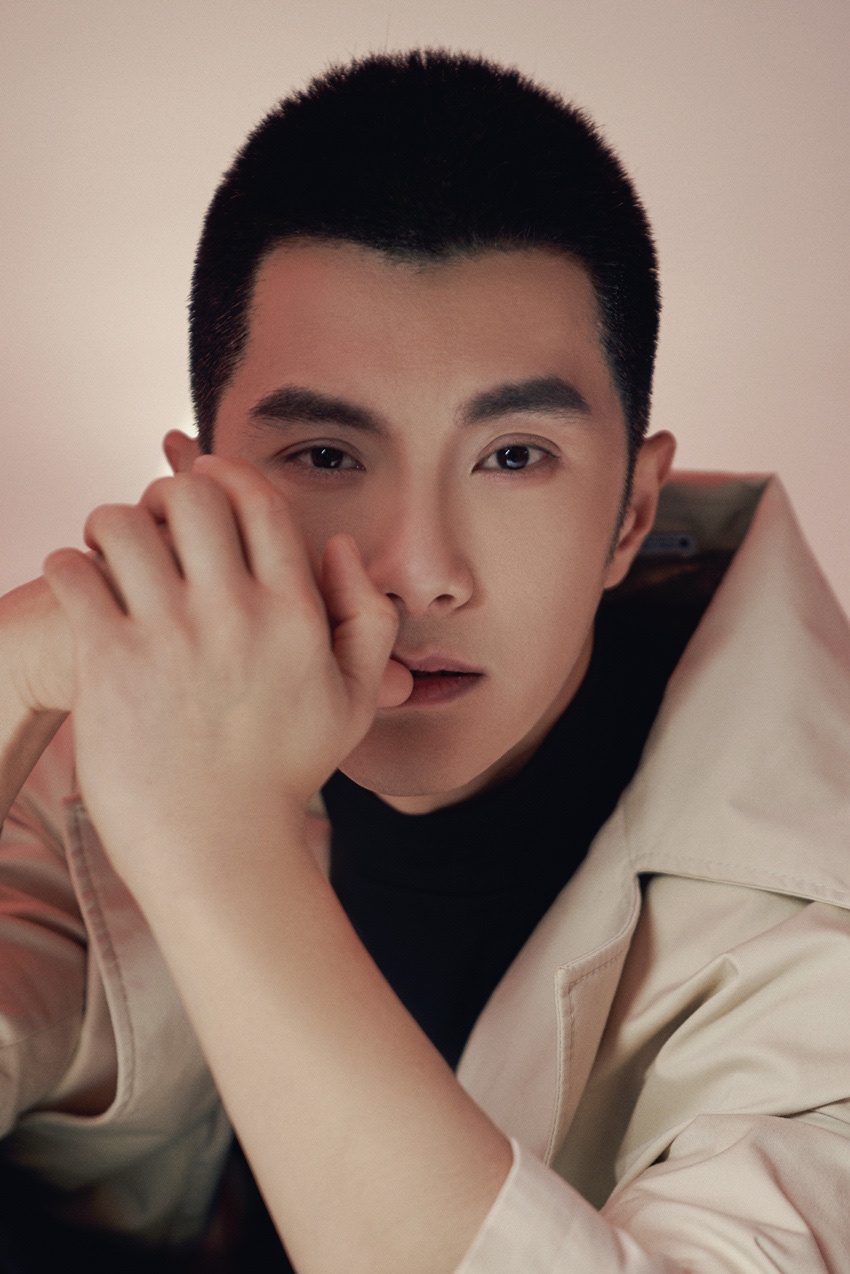 明星写真沈泰上演两极反转阳光暖男冷酷王子一秒切换