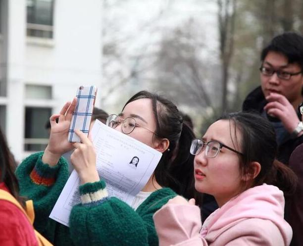 “715无休制度”被提出，网友：“996制度”都快要熬不下去了