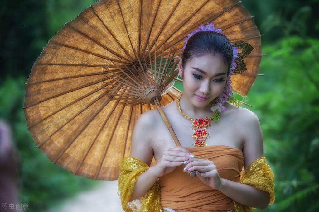 5千人民币兑换638万老挝币，在当地能做啥？美女的话令人意外