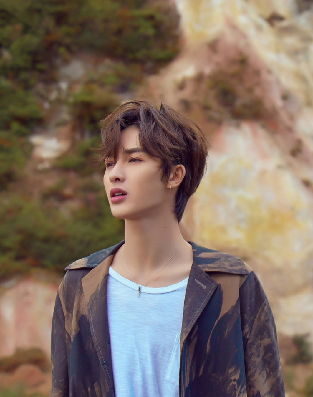 娱乐圈直男千千万，乐华娱乐占一半，王一博范