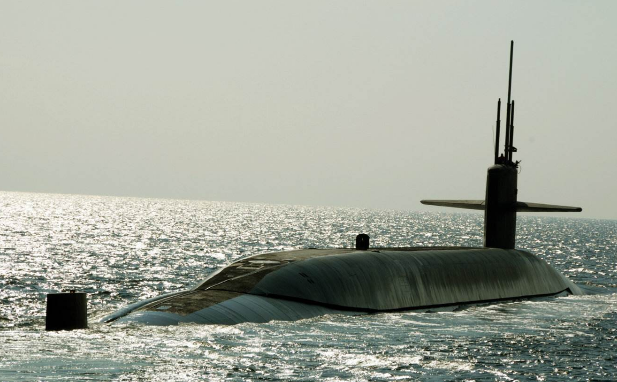 美军核潜艇刚闯入南海，军方就发出强硬信号，