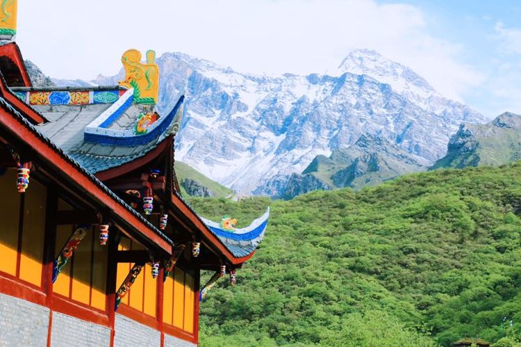One of the most popular scenic spots in China, a beautiful and magical fairy tale world, fascinating