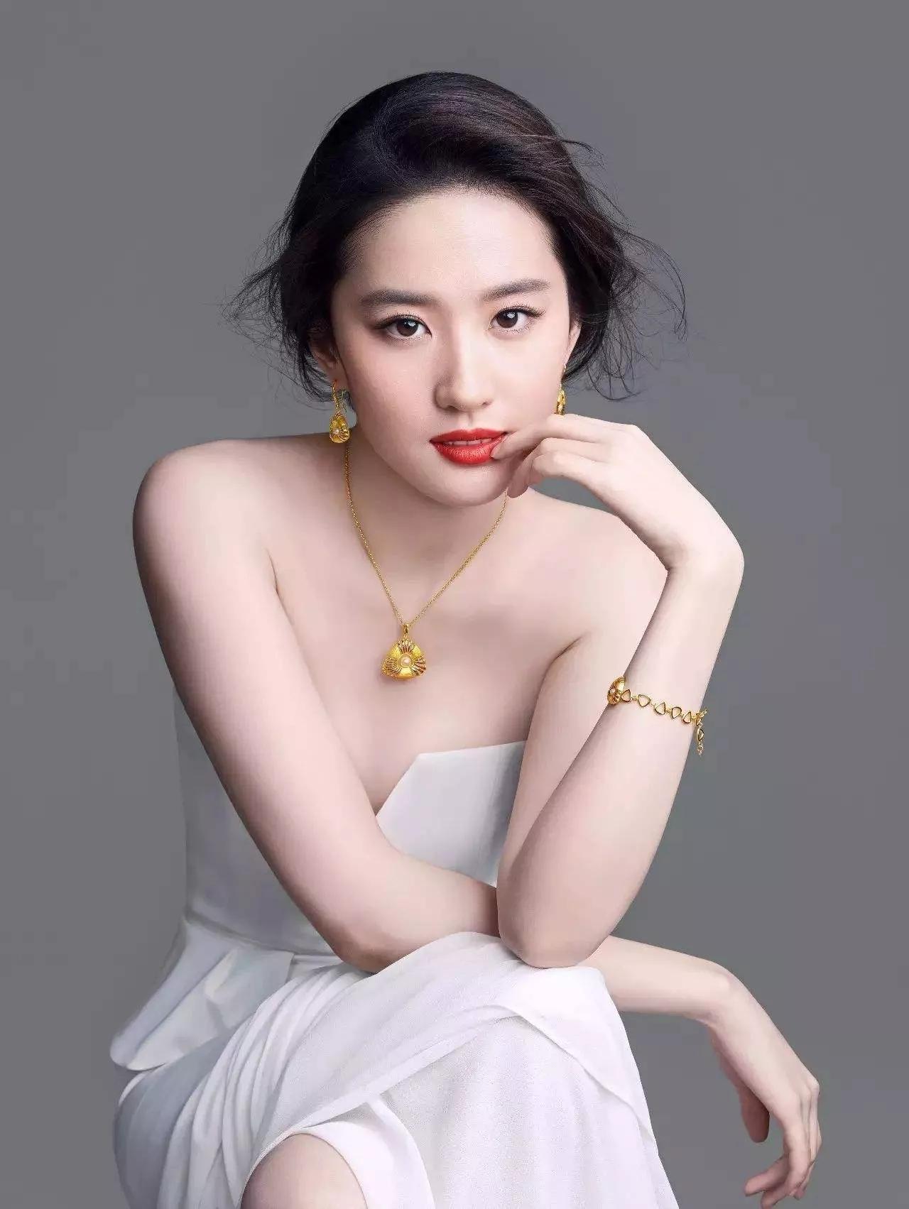 Fifty pictures of the fairy sister Liu Yifei - iNEWS