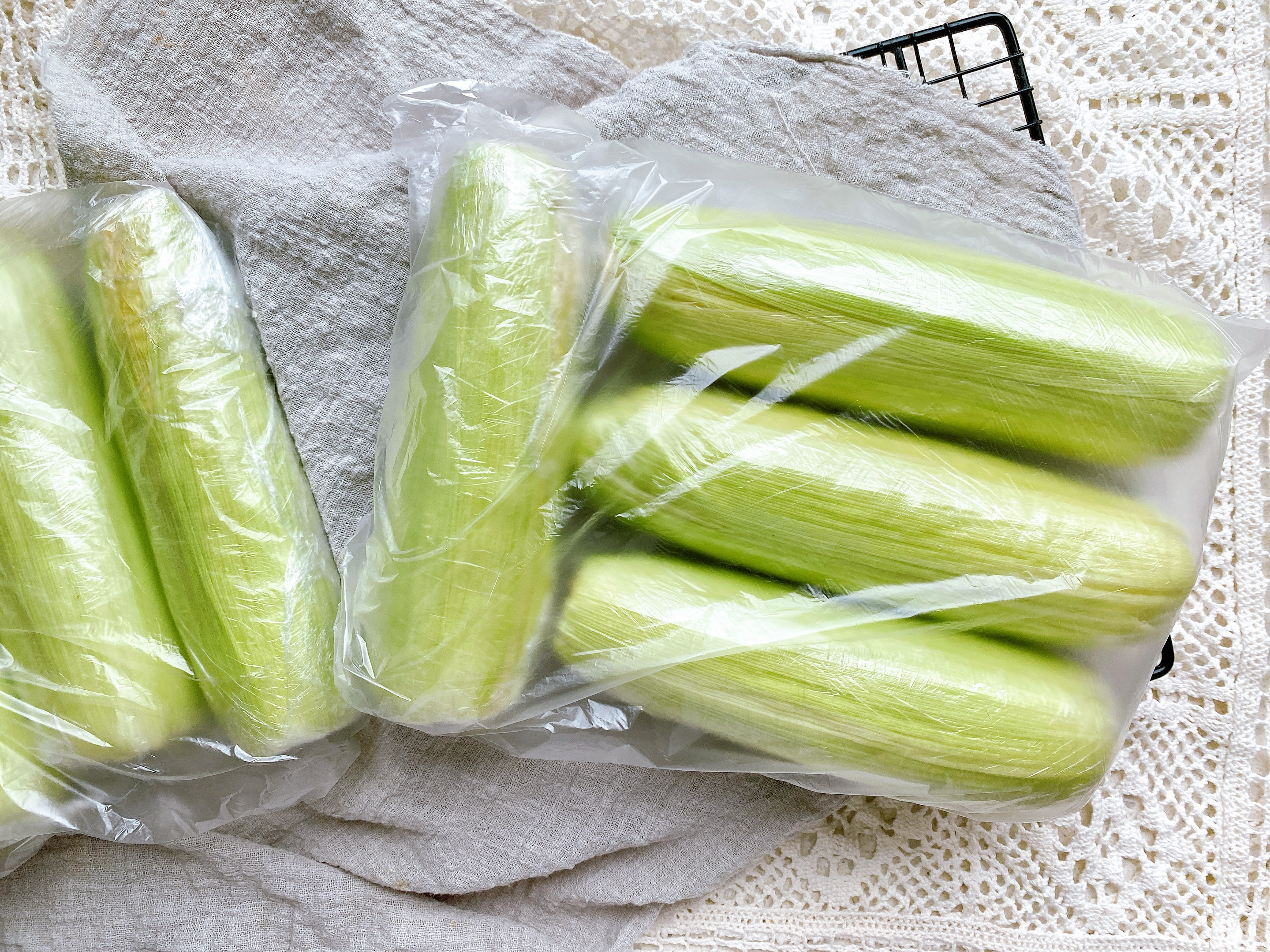 玉米保存有技巧，直接放冰箱冻就错了，多做2步，放一年还很鲜甜