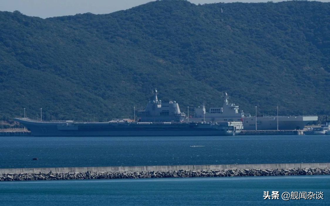 航母，大驱，两栖攻击舰三巨头齐聚海南—航母