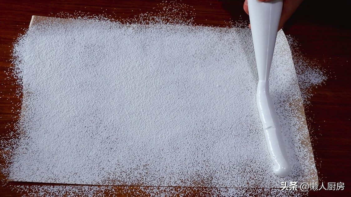 這是棉花糖的簡單做法，只需要4種食材，還可做雪花酥、牛軋糖