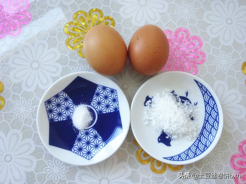 平底鍋就能完成的、入口即化的舒芙蕾式蛋糕，簡單好做，太好吃