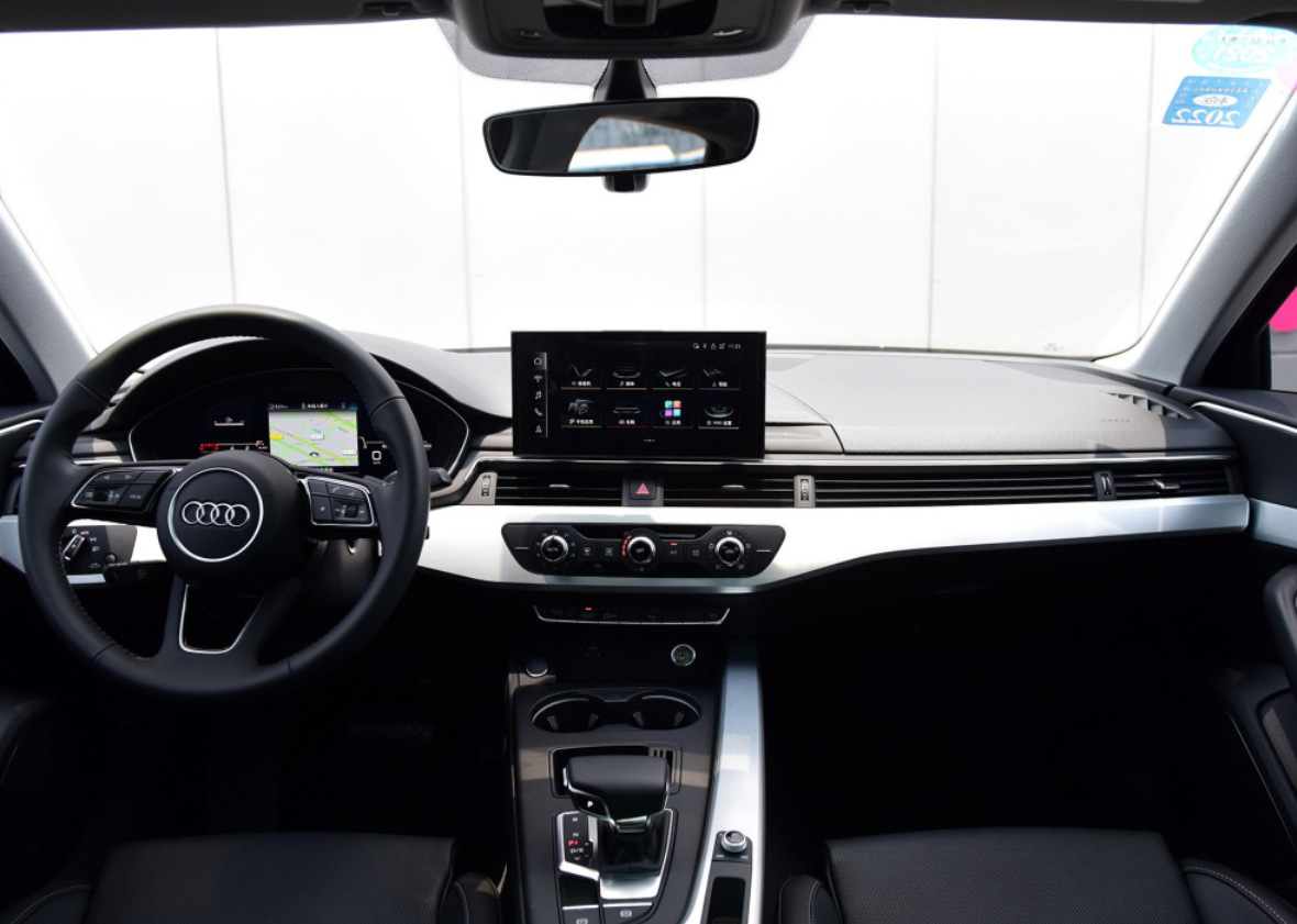 性能实用两不误，奥迪A4L外型亮眼，8.2秒破百