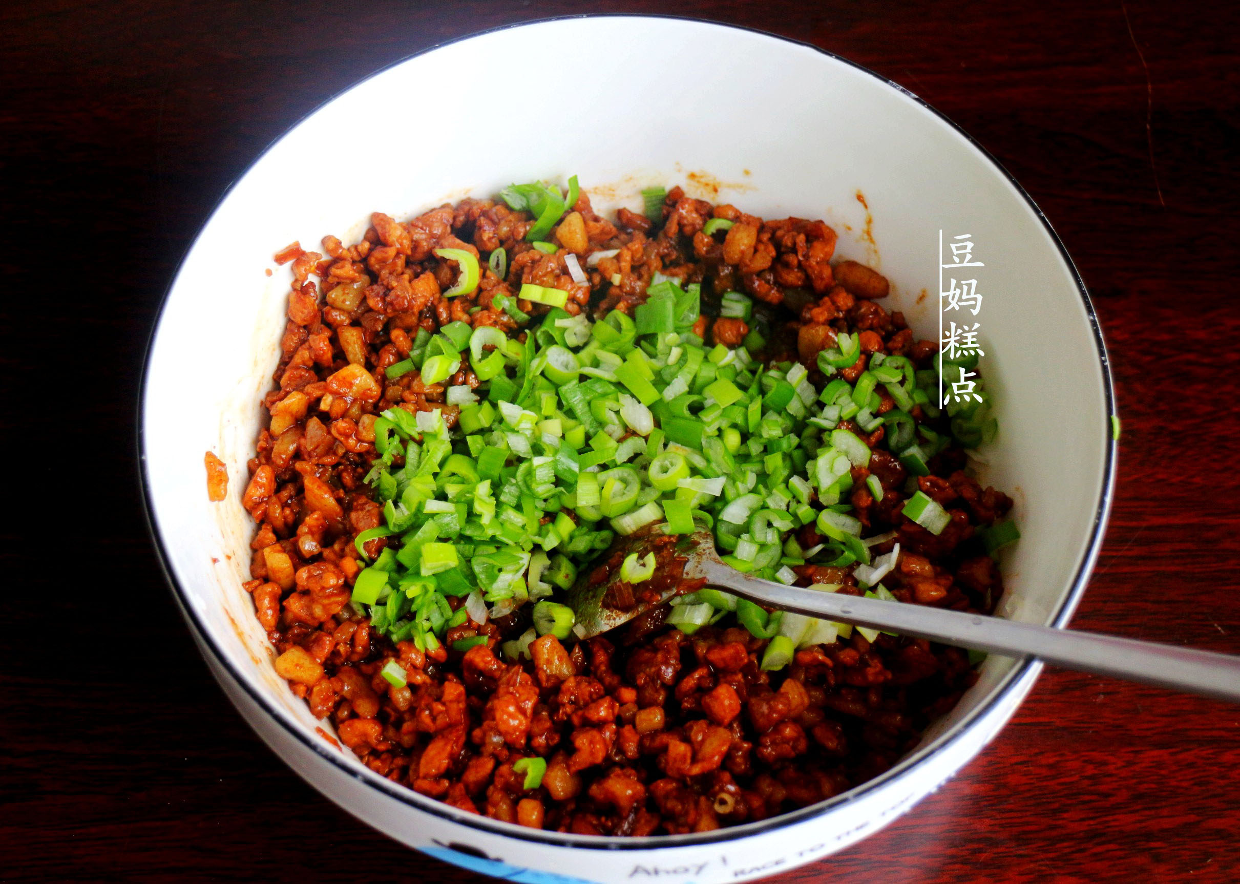 每年過年，我家必做的“醬肉包”，香濃味美，孩子搶著吃