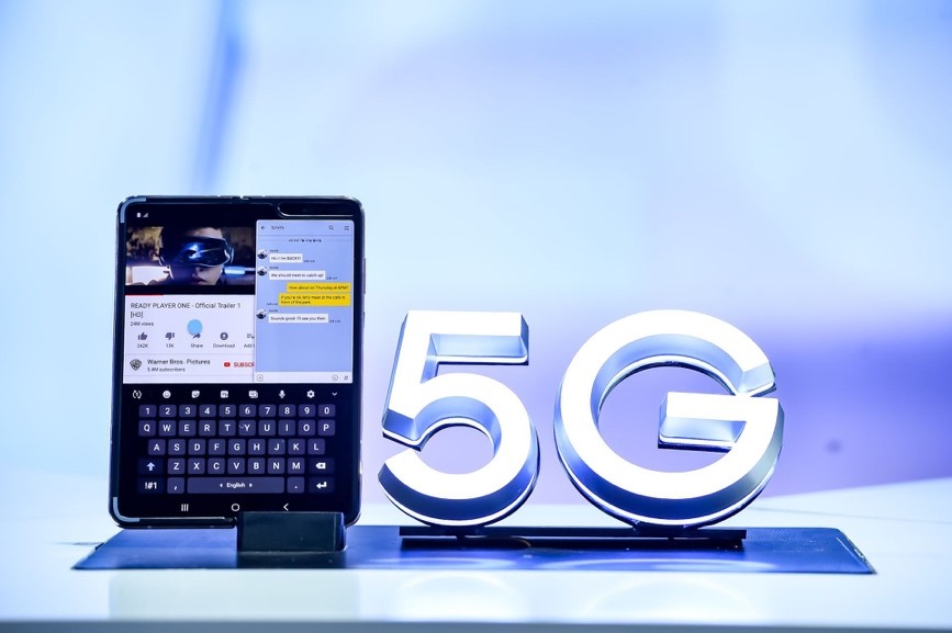适用5G也有折叠屏设计方案，三星W20 5G宣布发售