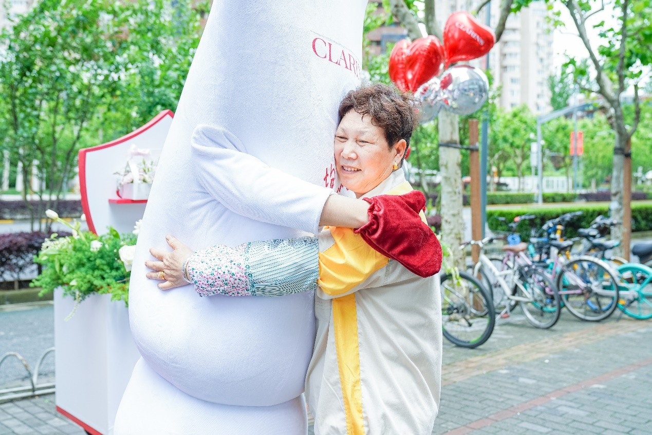娇韵诗开启520全城守护计划 致敬夏日下的城市守护者