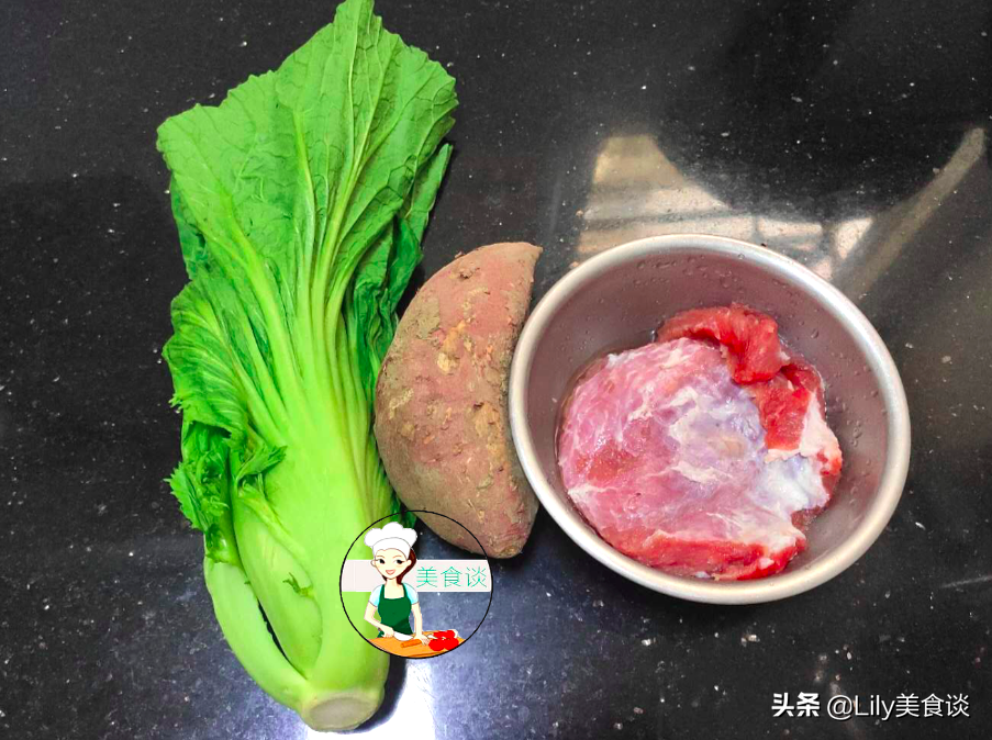 秋天，這道芥菜番薯鹹肉湯，我隔三差五做一次，簡單營養家人愛喝