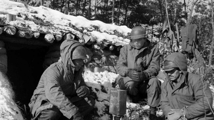 抗美援朝长津湖，零下40多度的中美两军士兵，衣食住对比