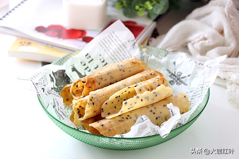 自己在家做蛋卷，香脆可口，碎屑也不舍得浪费，满足感爆棚