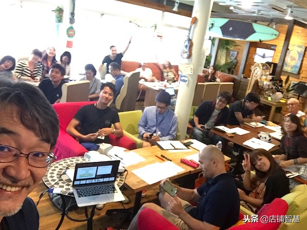 把“药店”开成“咖啡馆”，提供健康咨询服务