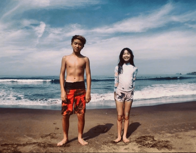 曹格老婆晒儿女近照，Joe身高直追妈妈，11岁姐姐已是长腿小女神