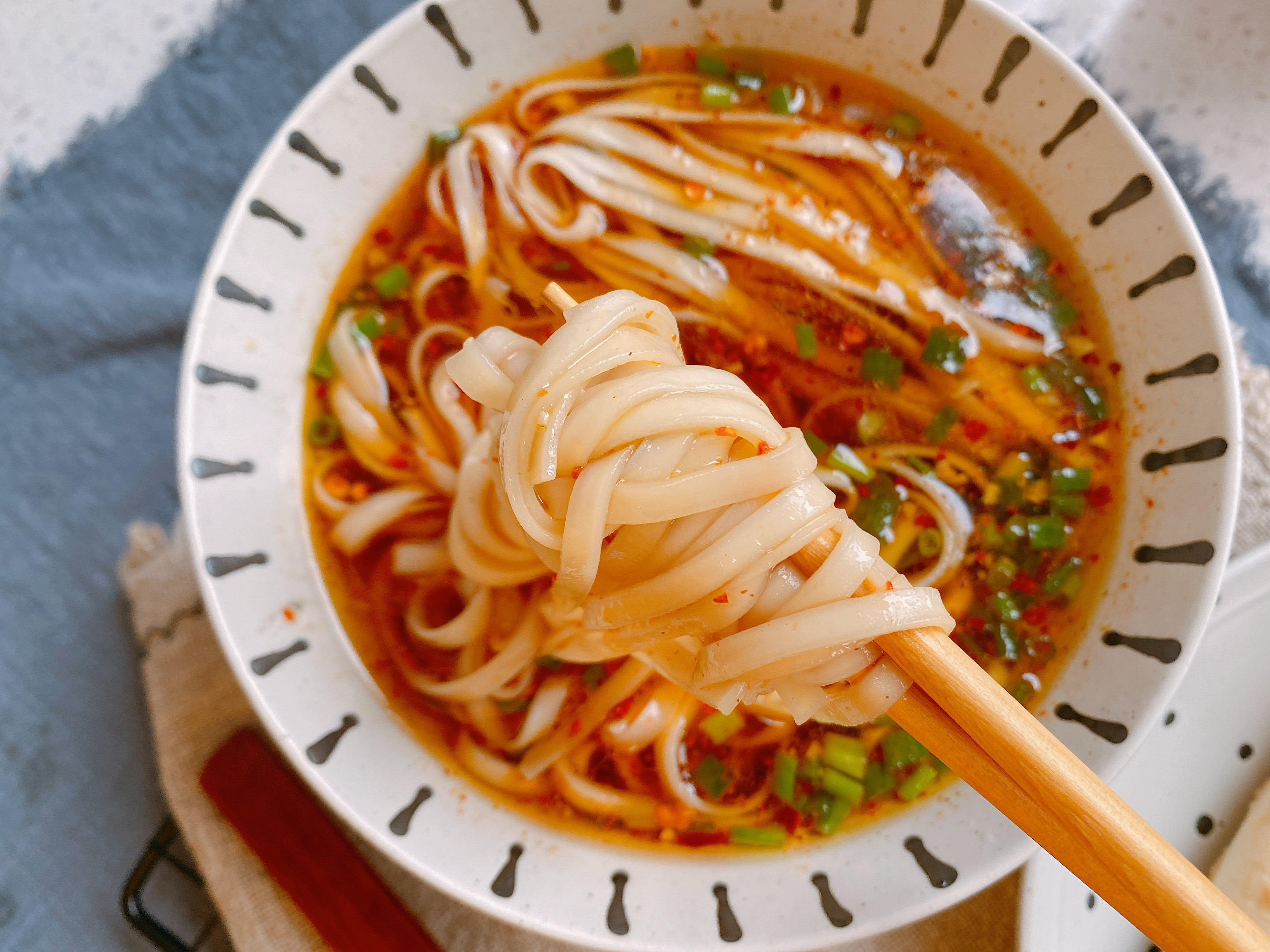 下雪天來一碗熱騰騰的湯麵，5種做法，10分鐘搞定，簡單有營養