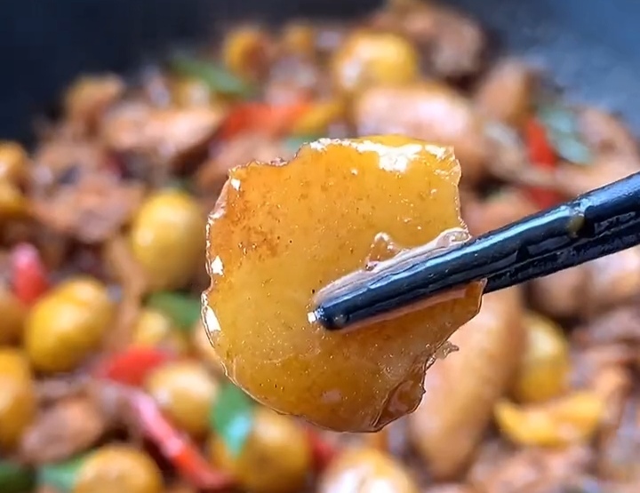 It’s cold, the meat is expensive, eat it more, a few dollars a catty, the recipe is simple and delicious, there is no residue left on the table