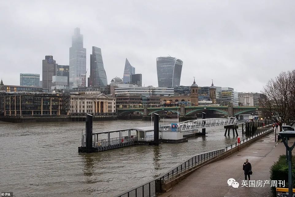 数十国家封锁英国.英镑股市暴跌！报平安：伦敦
