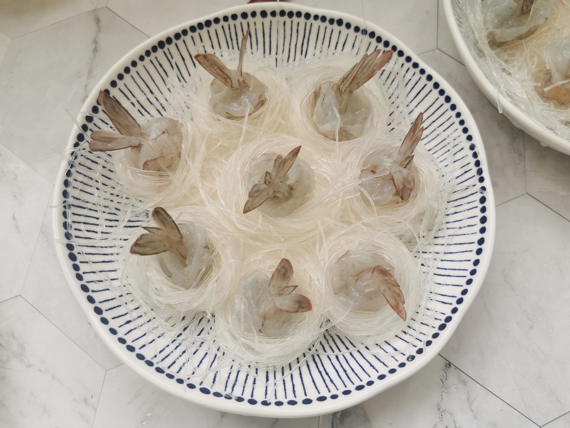 蒜蓉粉絲蝦這樣做，粉絲比蝦好吃，蒜香撲鼻，零廚藝也能學會