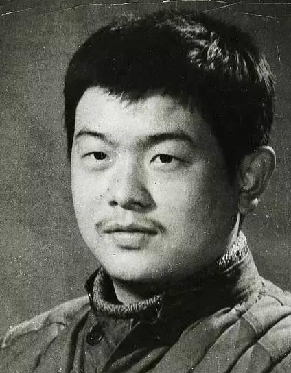 傅彪去世已有16年，承诺要帮他养儿子的葛优，做到了吗？