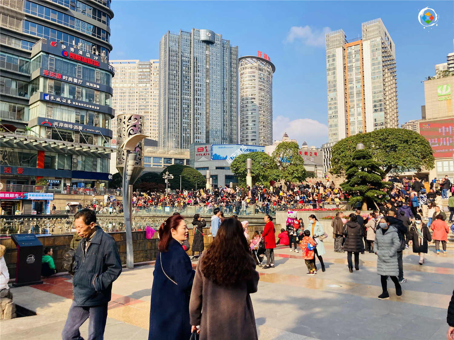 重庆冬季旅游的两极：去仙女山赏雪，去巫山看红叶，都有直飞航线